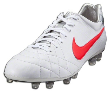 lokalisere Rationalisering foredrag Nike Tiempo Legend IV in White/Siren Red Released - Soccer Cleats 101
