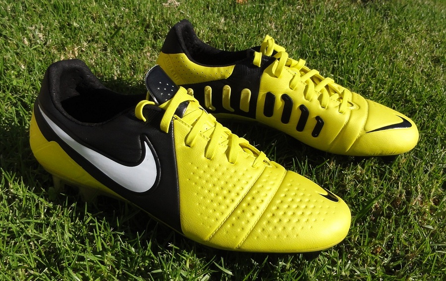 Nike CTR360 Maestri III in Sonic Yellow - Detailed | Soccer Cleats 101