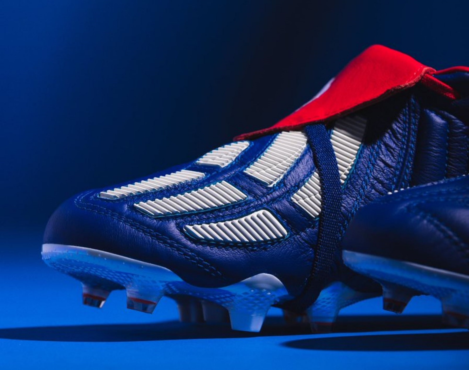 predator mania cleats