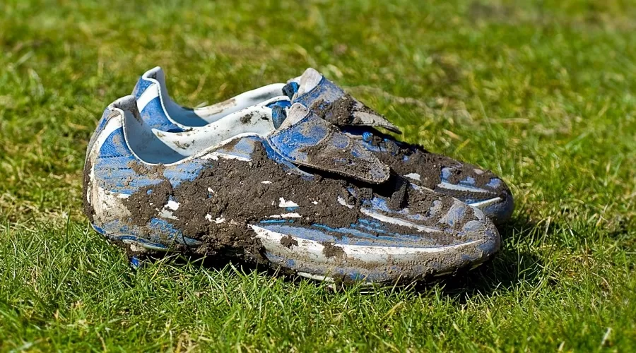 Rainy Day Game? How to Choose the Best Soccer Cleats - Soccer Cleats 101